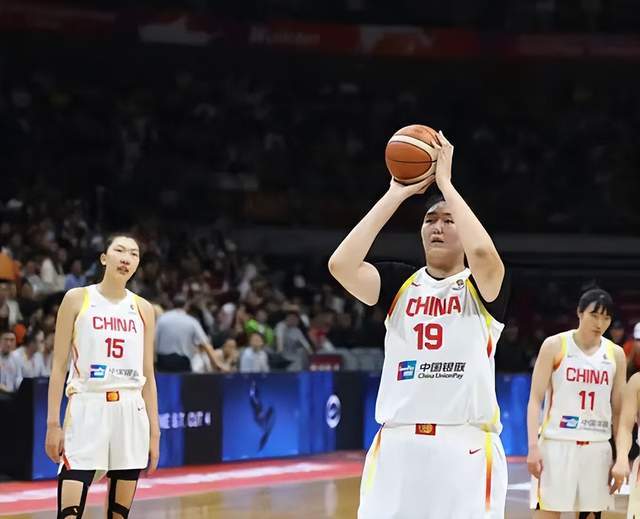 黄金甲体育-8分钟11分5板！2.26米小姚明持续爆发 只有老帅能用好她？